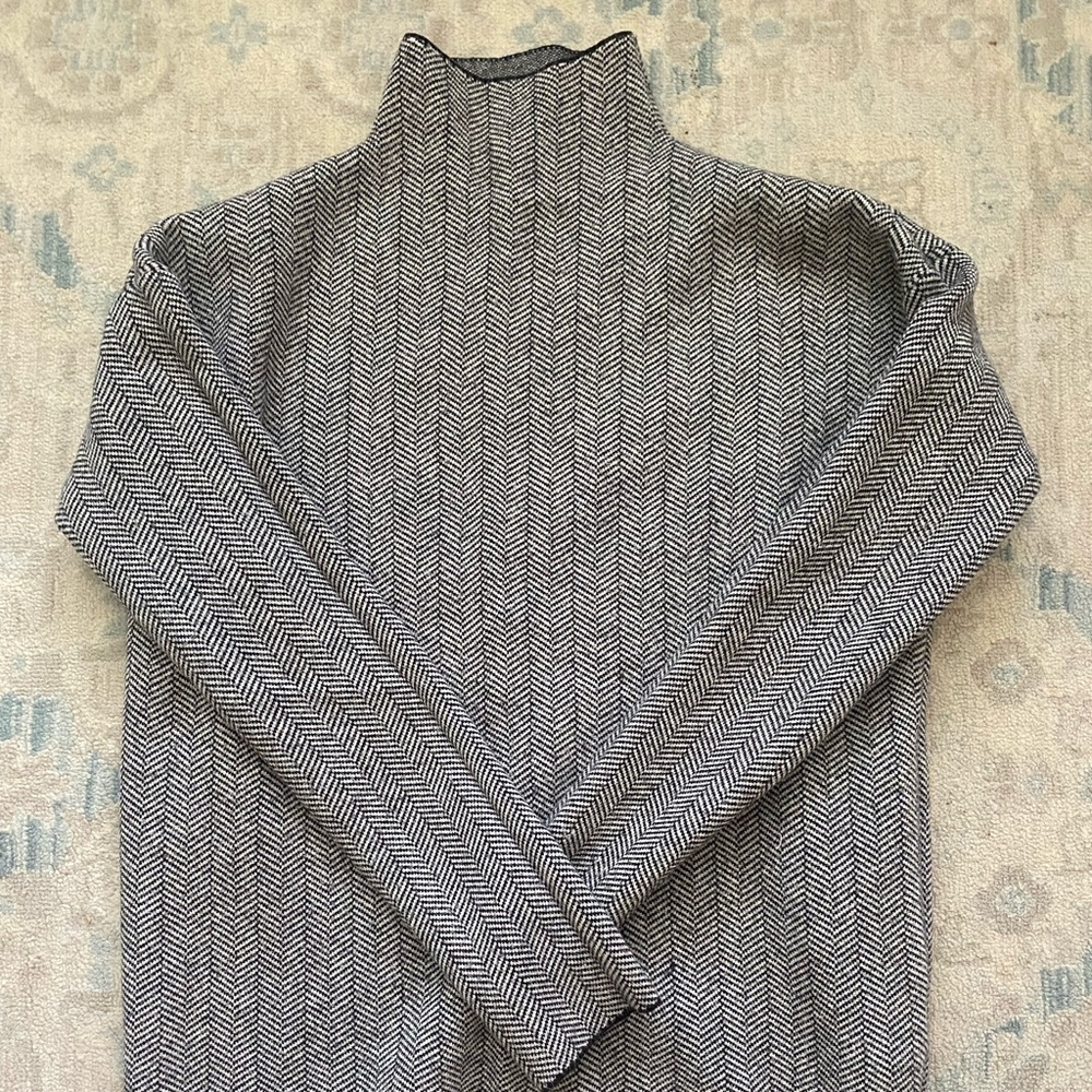 Houndstooth Christian siriano crew sweater